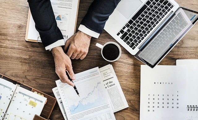 5 fakta pebisnis yang jarang di ketahui Salah satunya belajar berbisnis karena di zaman sekarang makin sulit mencari pekerjaan. tidak sedikit beberapa orang mencoba jadi pebisnis, di tambah jaringan internetnya sudah luas menjadi sebuah keunggulan mempermudah berbagai aspek seperti berkomunikasi mencari ide dan lain-lain.