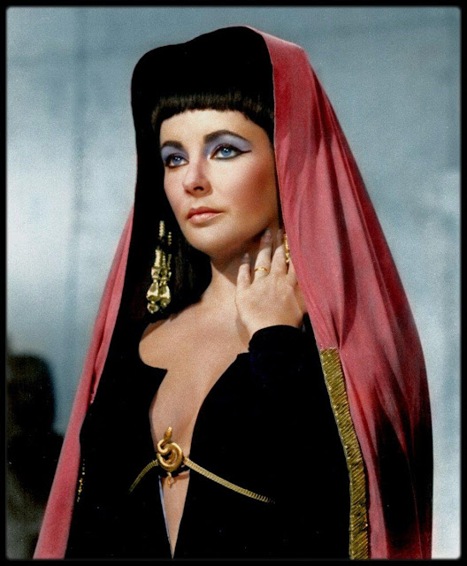 Check Out What Elizabeth Taylor Looked Like  in 1963 