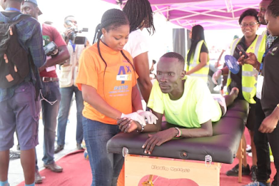 a Voltaren supports thousands of runners with First Aid Relief at #AccessBankLagosCityMarathon!