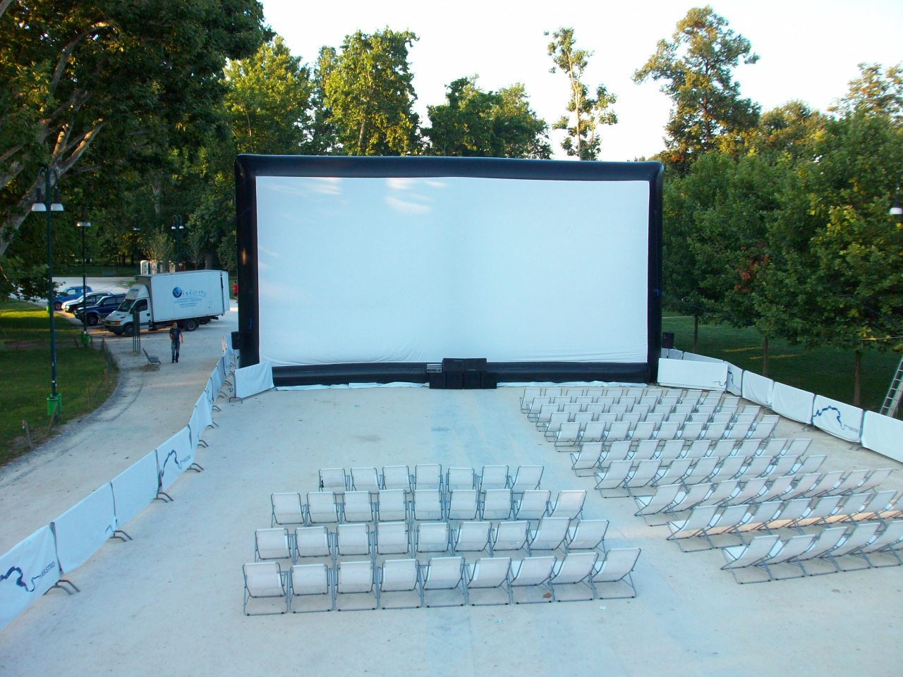 Inflatables Screens