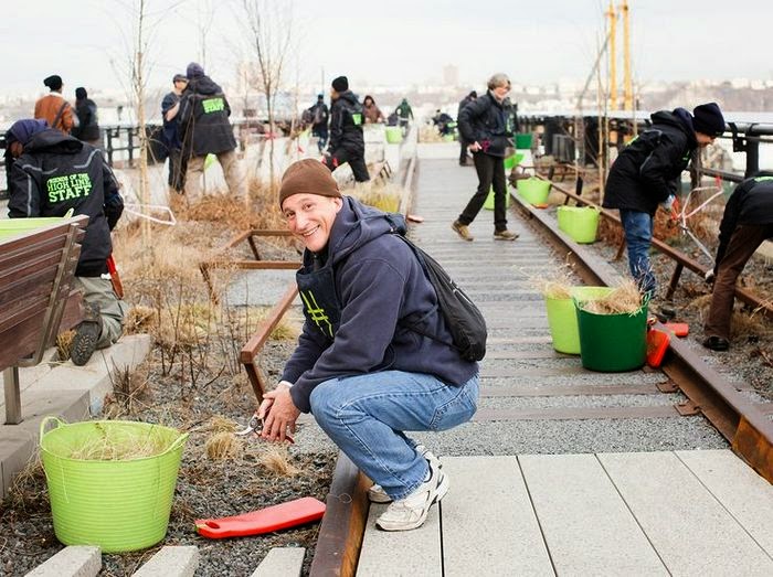 Voluntarios High Line spring cutback