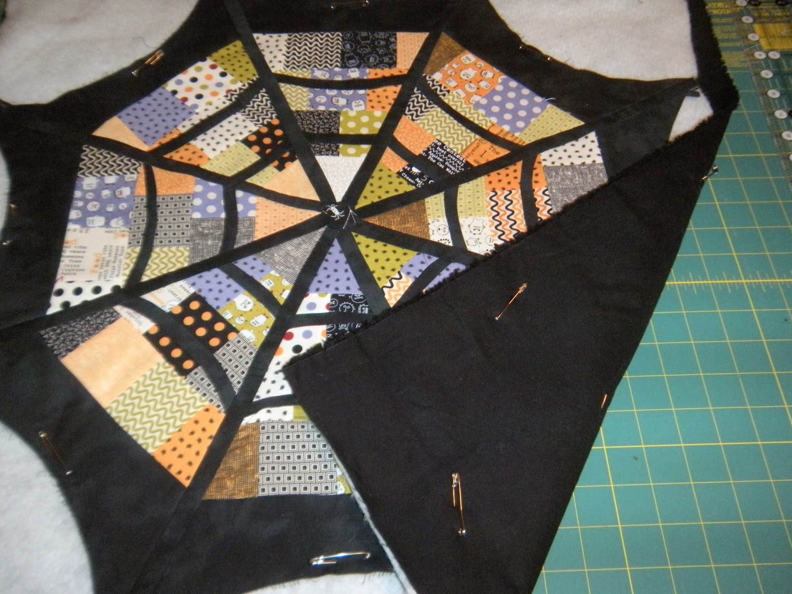 Life in the Scrapatch Spider  QuiltAlong Part 5 Quilting