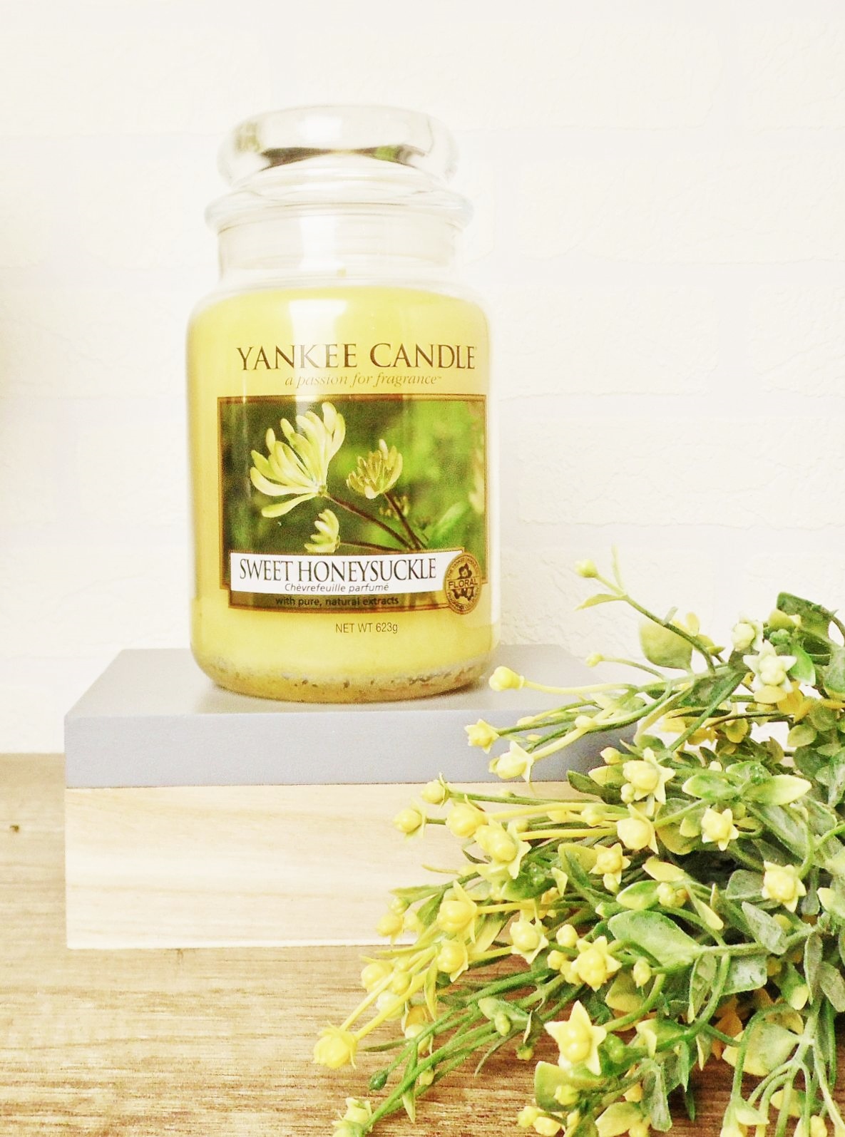 Wiosenne przebudzenie Yankee Candle Sweet Honeysuckle i Hydrangea