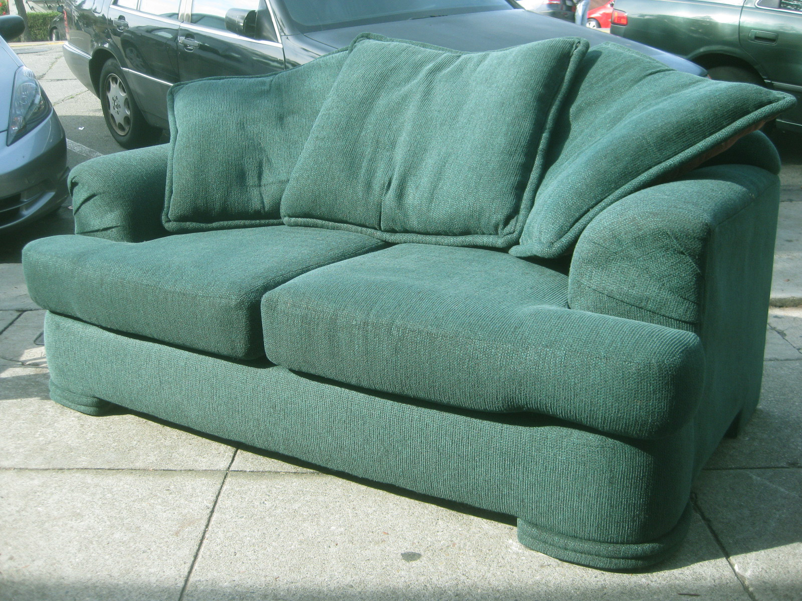 UHURU FURNITURE & COLLECTIBLES SOLD Forest Green Loveseat 60