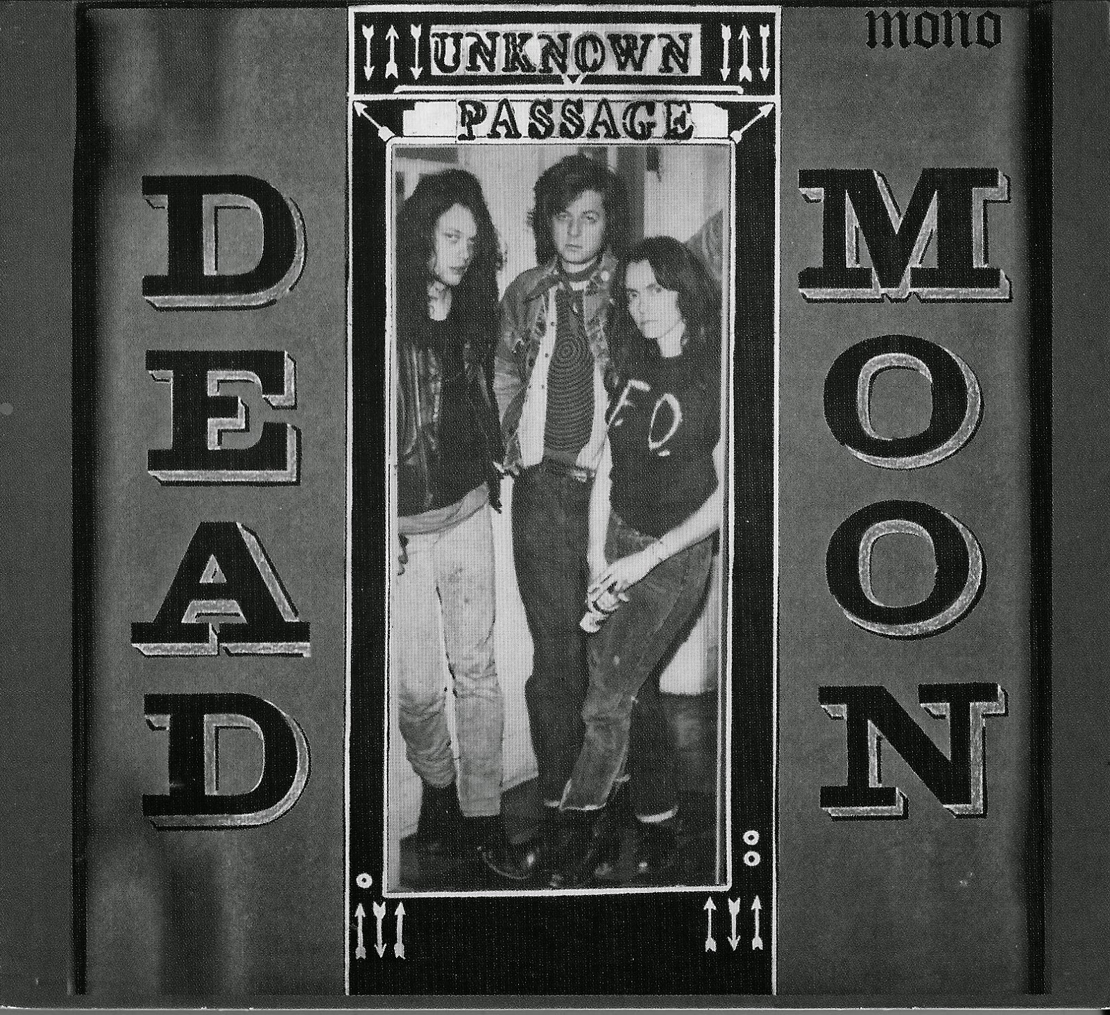 Мертвая луна слушать. Обложка альбома 1989. Dead Moon. Группа Dead Moon 1990. Пассаж 1989.