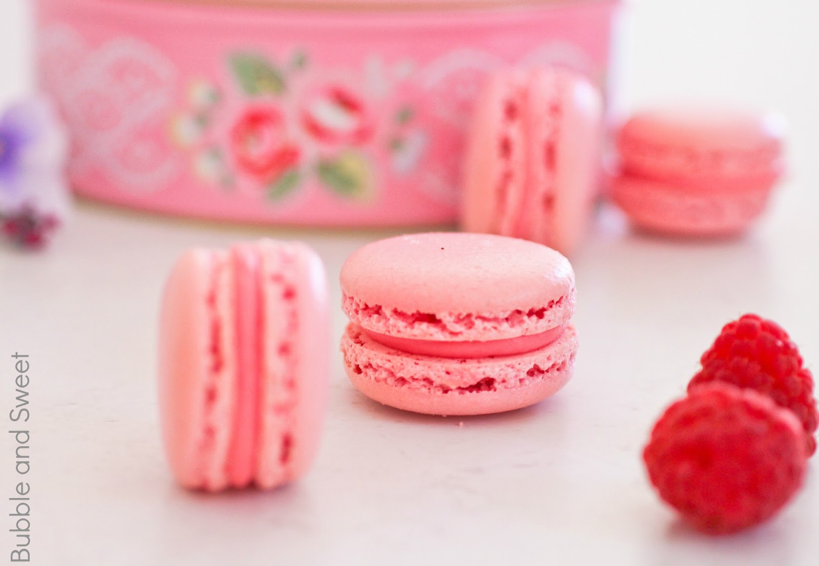 Bubble and Sweet: Pretty pink raspberry macarons