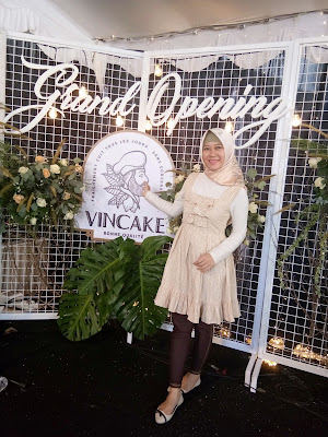 Vincake: Cake Oleh-oleh Bandung Persembahan Penuh Cinta dari Vino dan Marsha