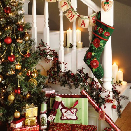 Amy's Daily Dose: Decorating For Christmas On a Budget
