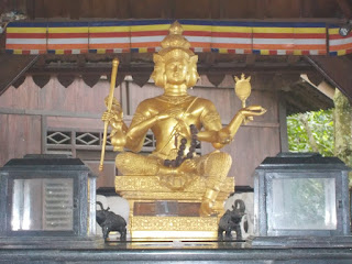 Uniknya Kuil Siwa-Budha Gunung Selok