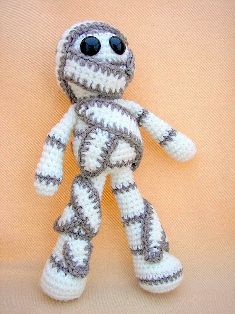 Mummy Crochet pattern, halloween crochet pattern, halloween doll, halloween amigurumi pattern, Amigurumi Mummy, Mummy amigurumi pattern, crochet Mummy doll, mummy Amigurumi, Mummy toy