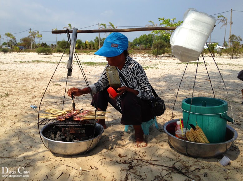 La joven Camboya - Vuelta al Mundo - Blogs de Camboya - Los atardeceres de Otres Beach (3)
