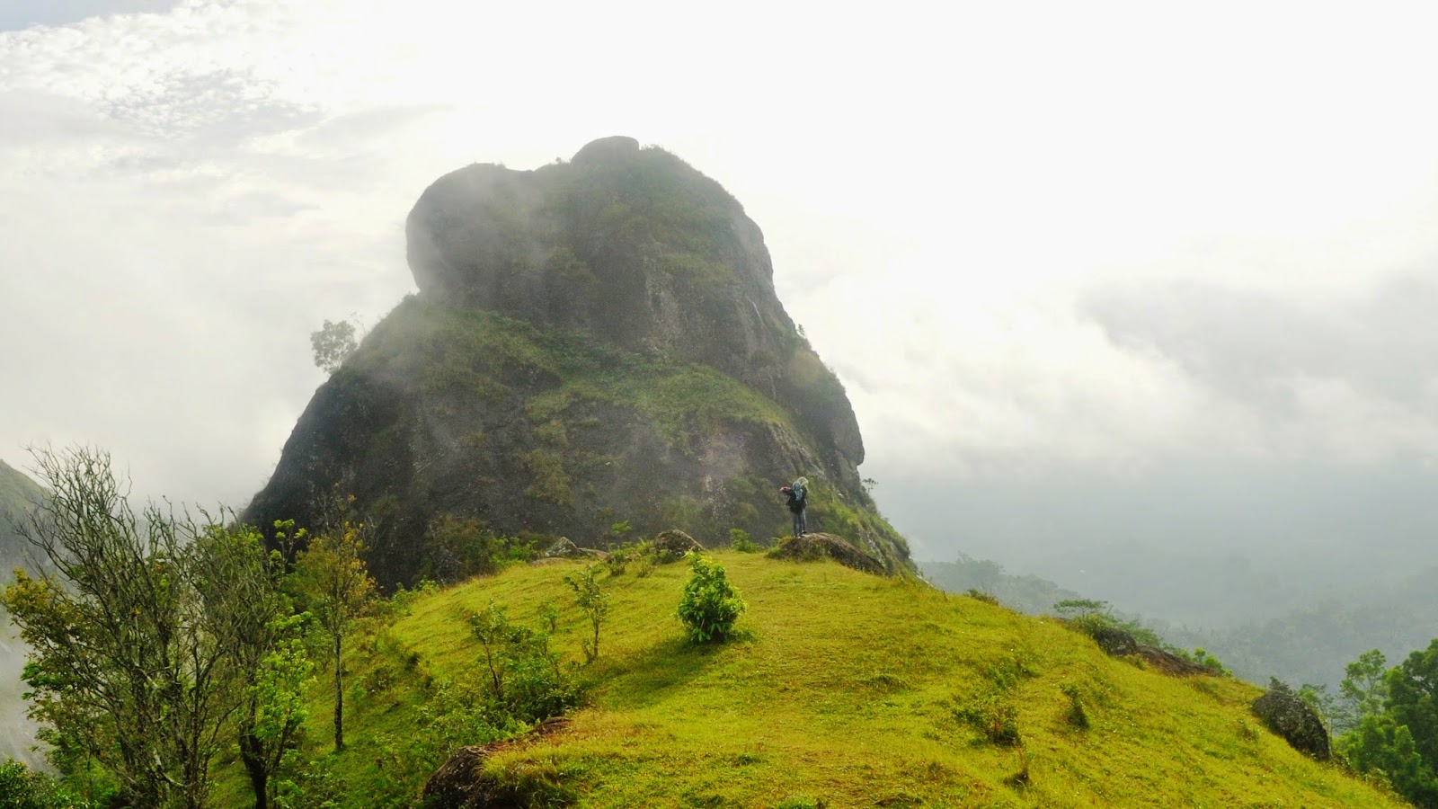Gunung Lanang, Sensasi Menikmati Panorama Kota Pacitan dari Ketinggian