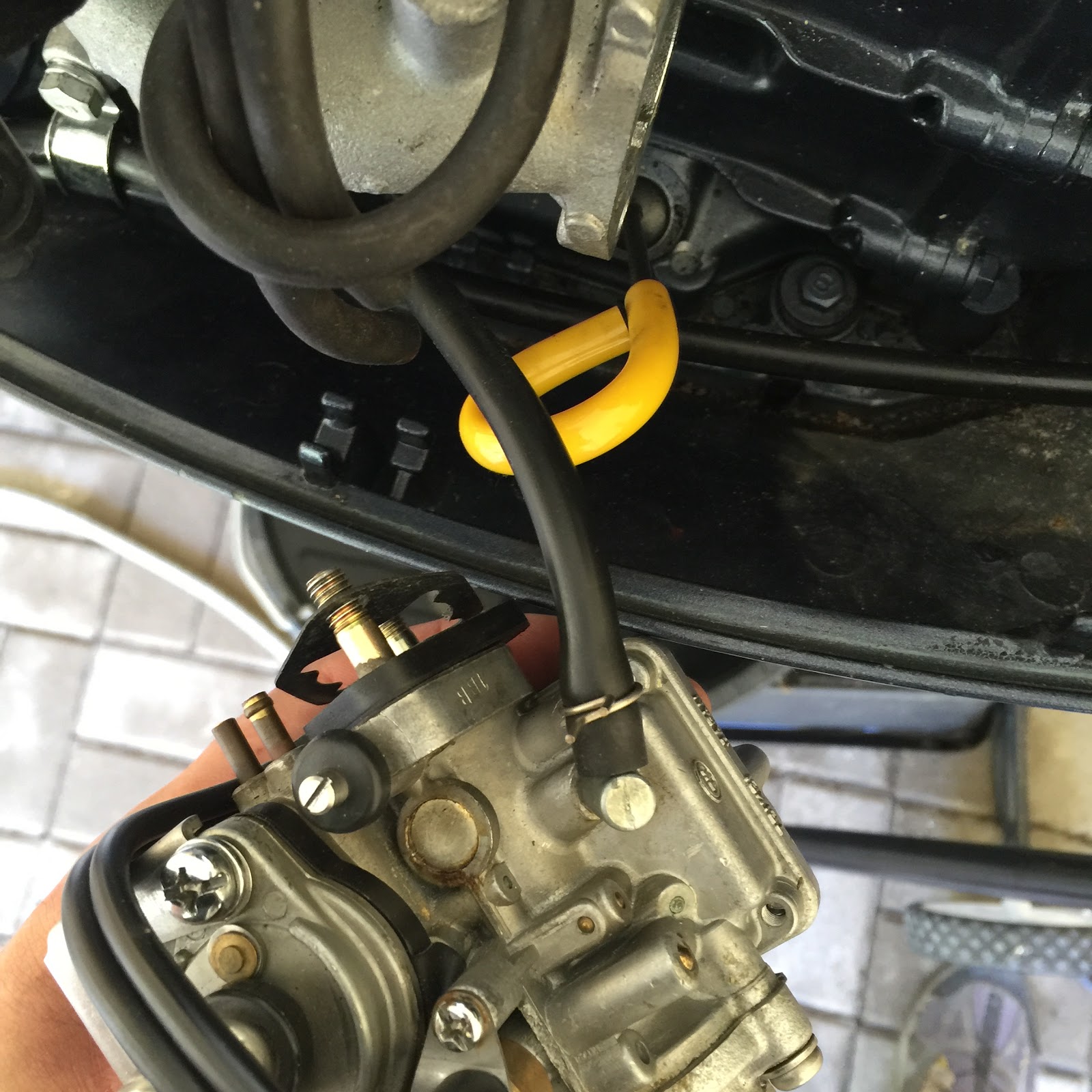 Greasy Hands and a Wrench Yamaha 9.9 4stroke (1991) outboard carb