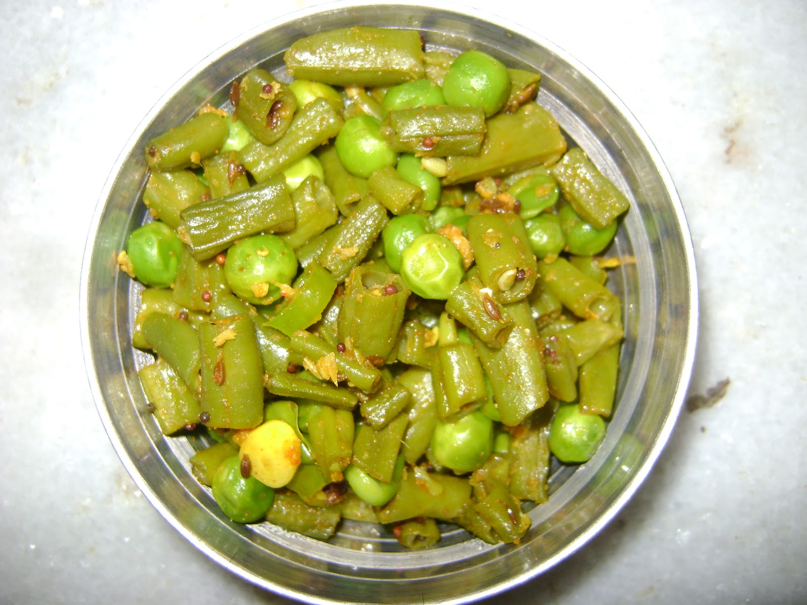 French beans and Peas Sabzi To The Herbs