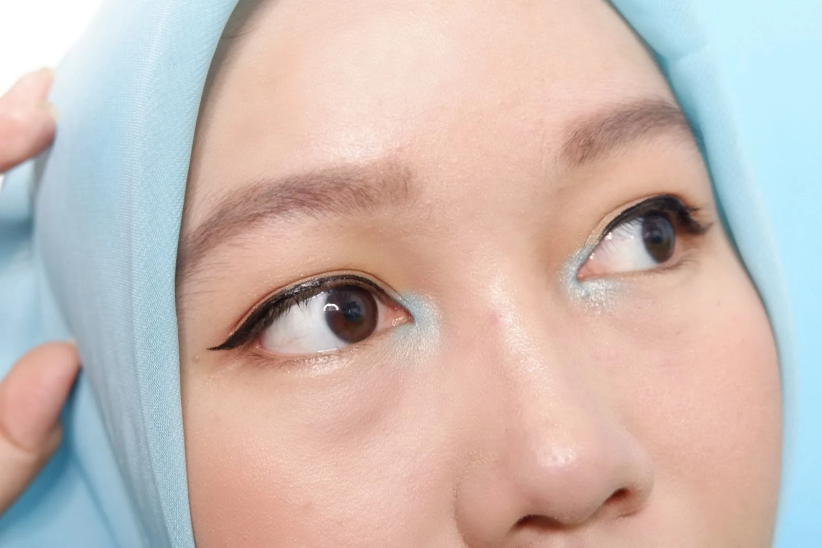 Gambar terkait Tampil Cantik dengan Softlens,Perhatikan Kadar Air Agar Mata Tetap Nyaman (dari Bing)