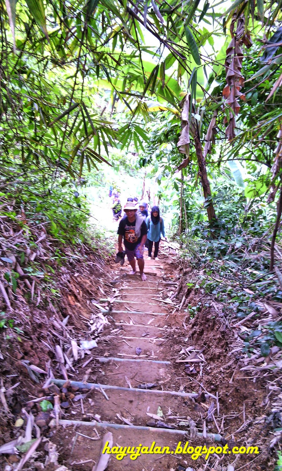 hayujalan Curug Barong, Cerita wisata dari Leuwi Hejo