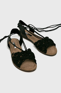 Corina - Sandale negre fara toc.jpg Corina - Sandale negre fara toc.jpg