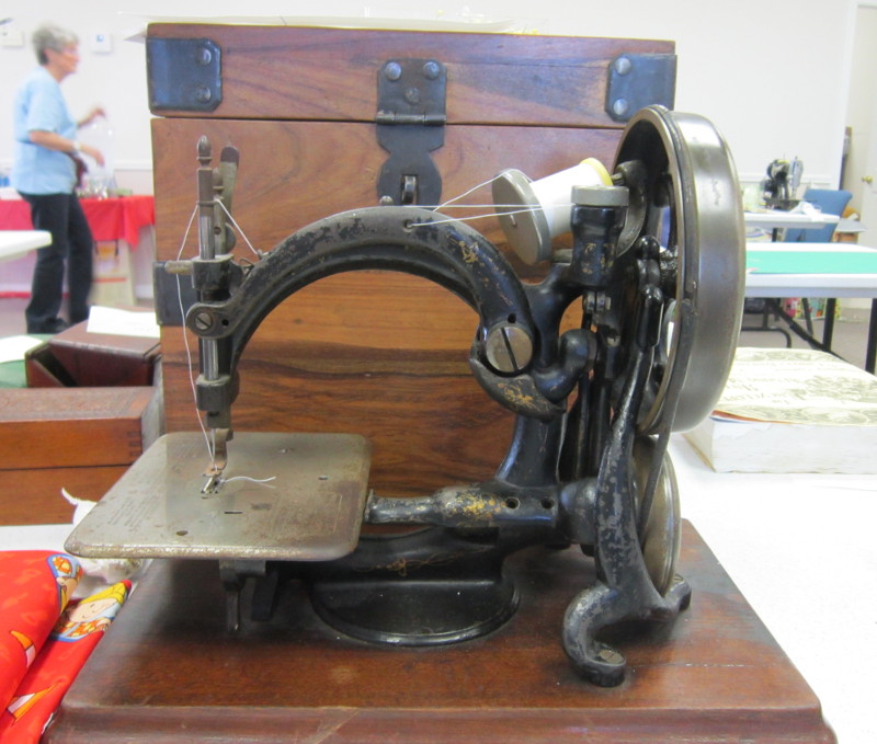 Missy's Homemaking Adventures Hand Crank Sewing Machines