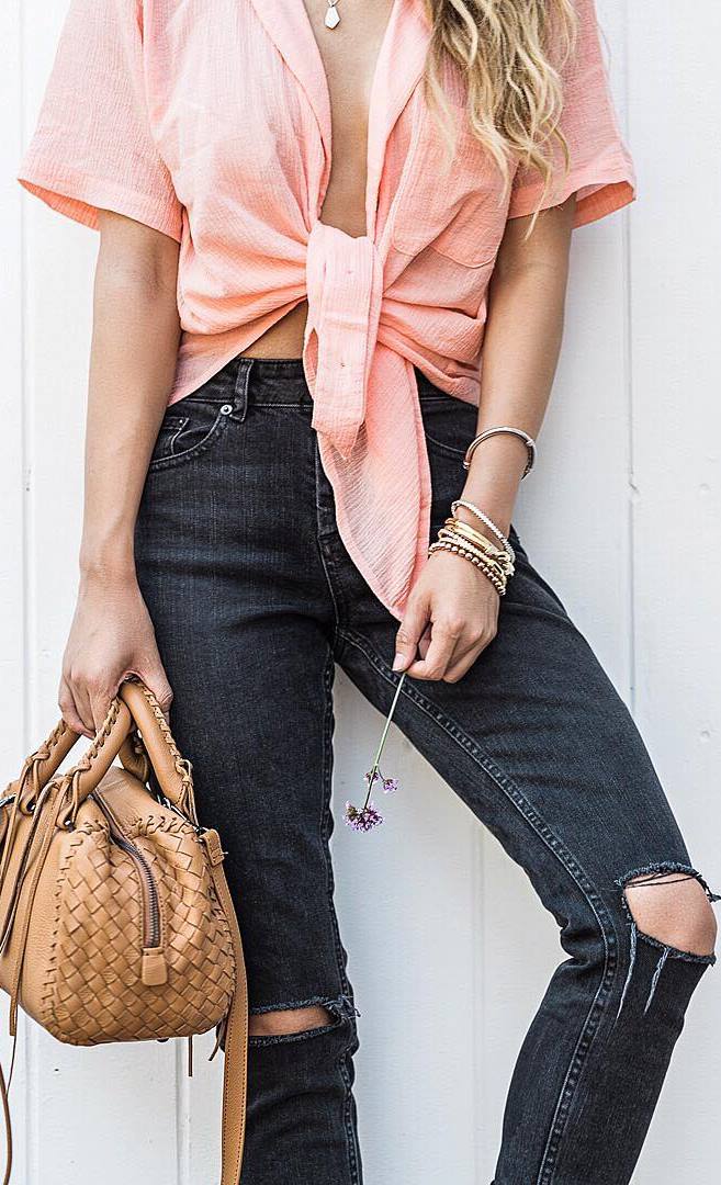 casual style outfit: shirt + rips + bag