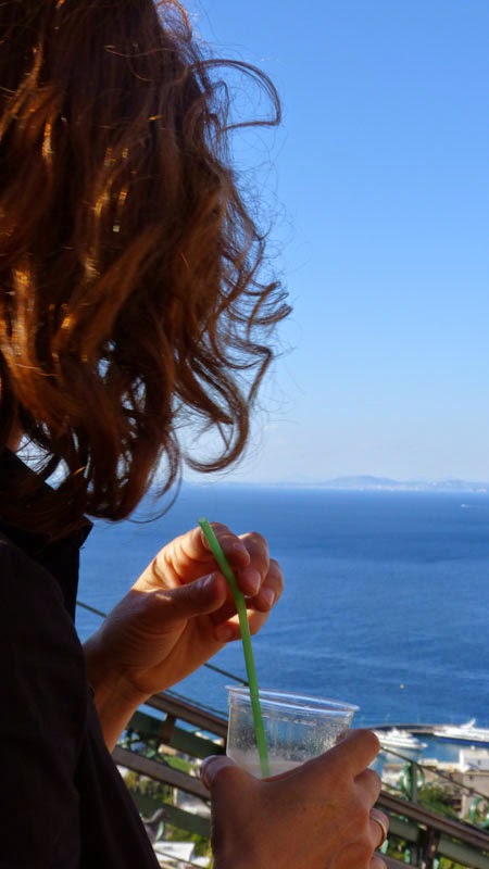 Eu, tomando granita de Limão em Capri!