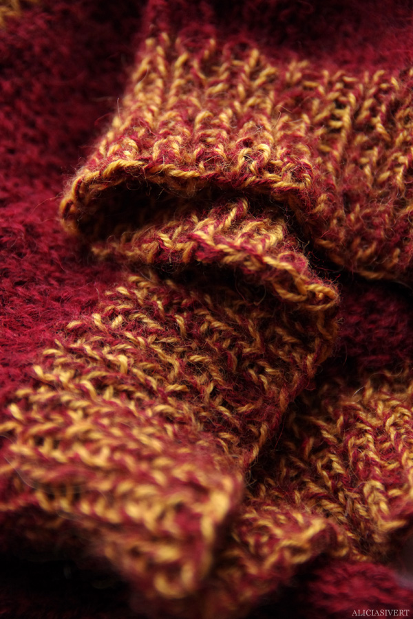 Weasley sweater by Alicia Sivertsson, 2013. aliciasivert, alicia sivert, alicia sivertsson, knitting, knit, yarn, handicraft, craft, handcraft, red, maroon, weasley sweater, harry potter, weasleytröja, tröja, stickning, sticka, handarbete, hantverk, garn, stickor, redhead, red hair, skull ring, dödskallering, rödhårig, ginger, trollstav, wand, alster, gryffindor scarf, gryffindorhalsduk, halsduk, elevhem