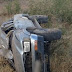 Motorista perde o controle do veículo e capota na rodovia BR-242, em Oliveira dos Brejinhos