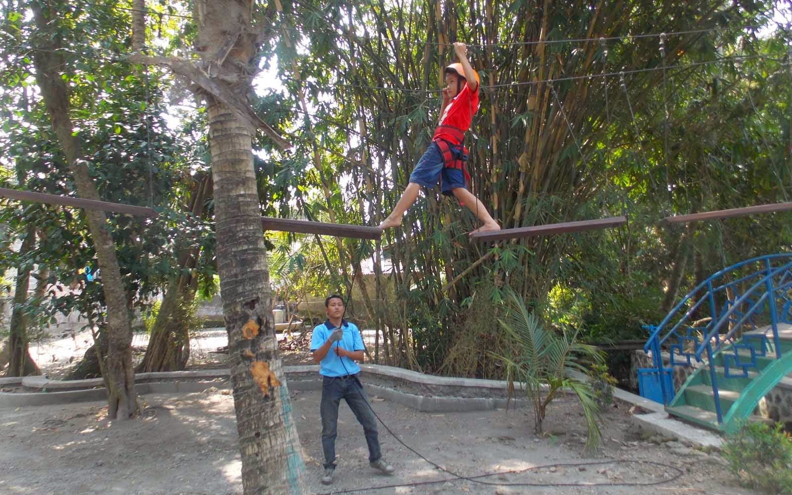 Permainan Jembatan Tali - Dewa Emas