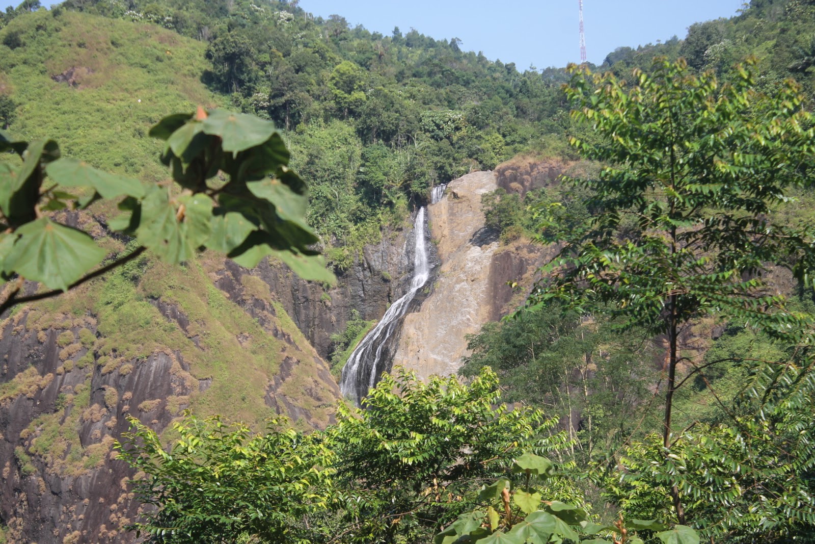 Gunawanmoch Blog: NgeTrip Asik Ke Curug Nyogong Cihurip Garut