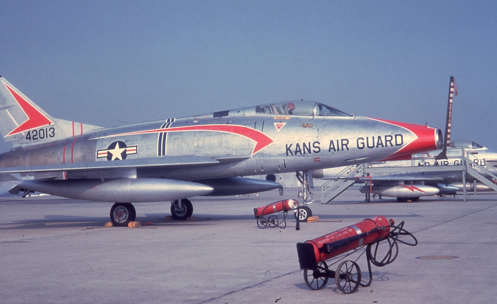 F-100C-25-NA%252C+54-2013%252C+127th+TFS%252C+KS+ANG%252C+1962%252CVince+Reynolds.jpg