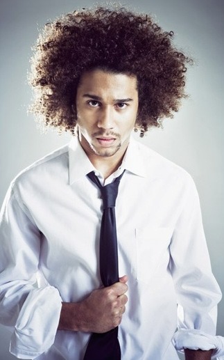 Corbin Bleu Foto de Corbin Bleu con mucho cabello parado