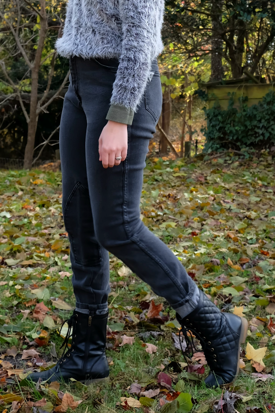 ethical outfit with vintage jeans and combat boots ethical outfit with vintage jeans and combat boots