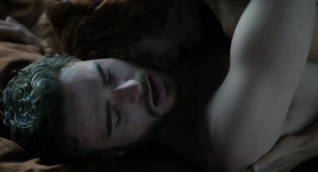 Richard Madden shirtless in 'Medici - Masters Of Florence' - S01E...