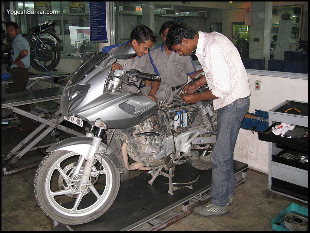 bajaj service centers