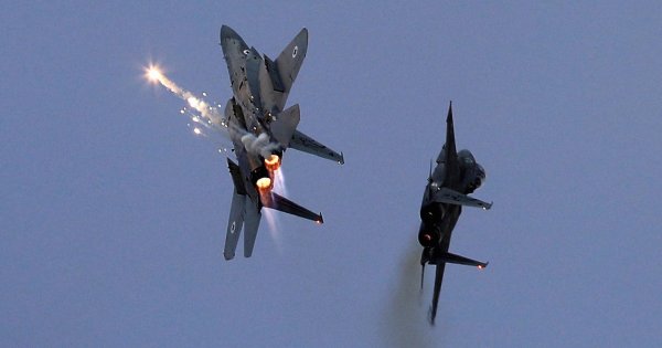 Ρωσικό υπουργείο Άμυνας: «Συστήματα S-200 της Συρίας κατέρριψαν ισραηλινό μαχητικό» Ρωσικό υπουργείο Άμυνας: «Συστήματα S-200 της Συρίας κατέρριψαν ισραηλινό μαχητικό»