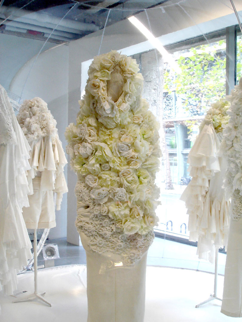 comme des garcons white drama exhibition paris