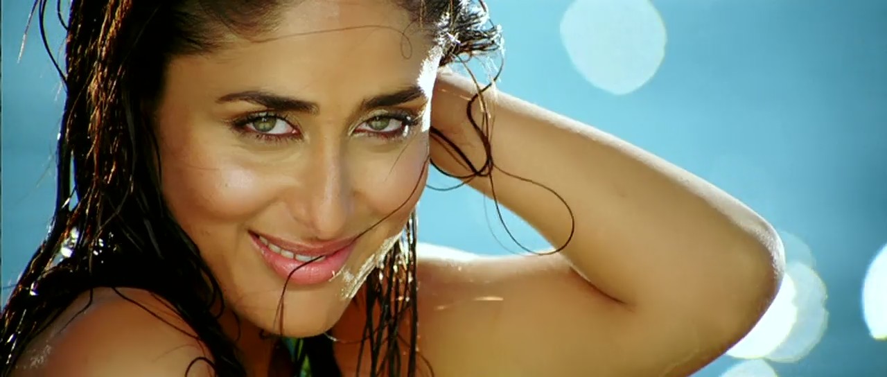 Just for fun: kareena in bikin hd stills