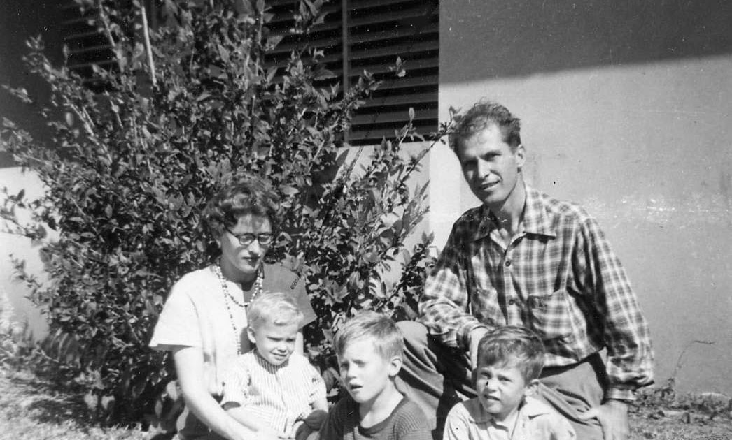 A Pictorial Biography of Arthur Vidich: Arthur Vidich a family portrait