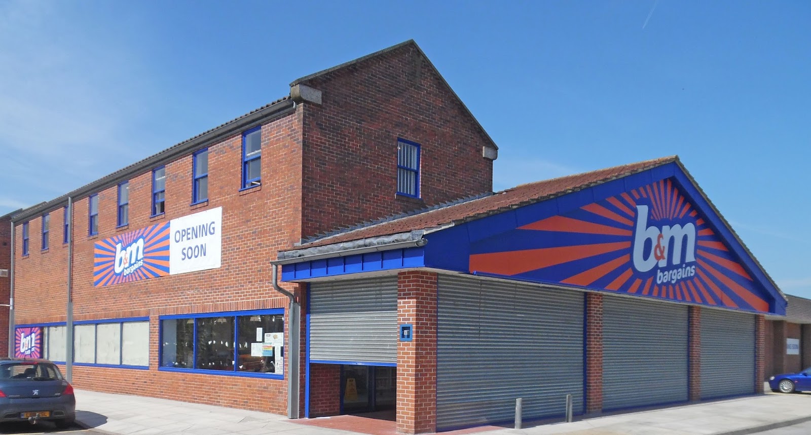 Nigel Fisher's Brigg Blog NEW B&M BARGAINS STORE OPENING IN BRIGG TODAY