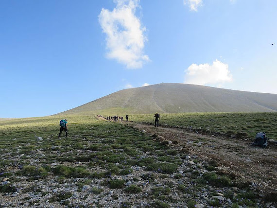 Przed nami wznosi się Agios Antonios (2817 m n.p.m.)