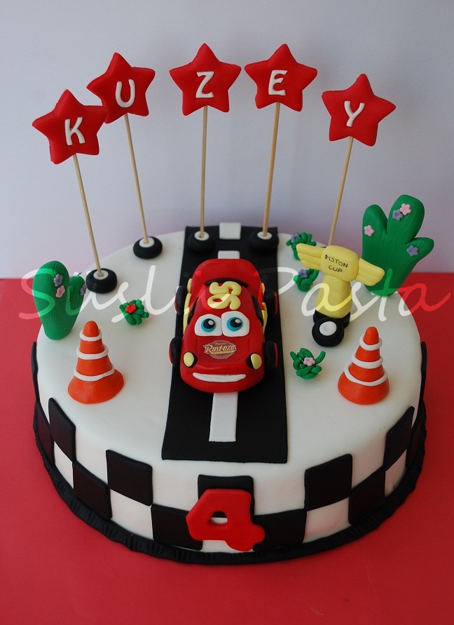 Süslü Pasta Şimşek Mcqueen Pasta
