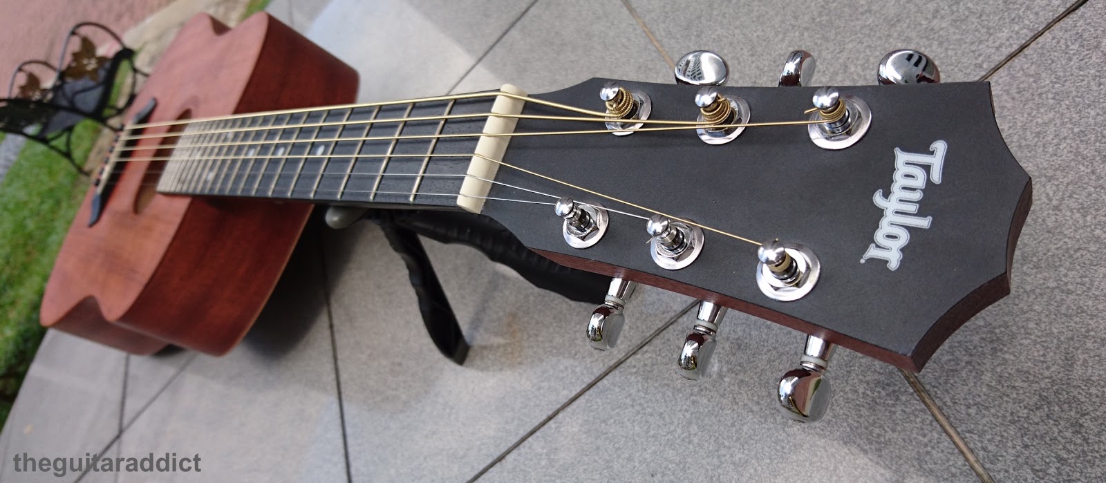 theGUITARaddict Restring Baby Taylor