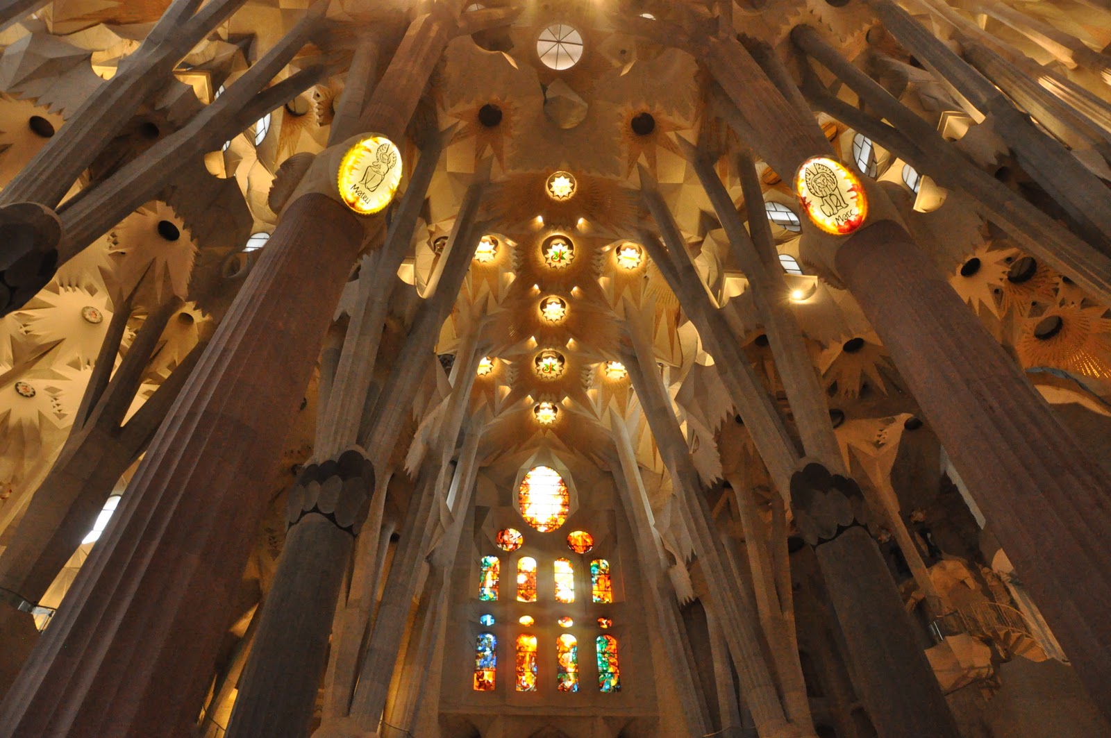jcuphoto2011springdigital: La Sagrada Familia ... Worth the entrance fee!