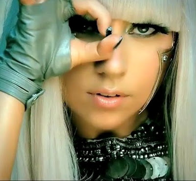 Lady Gaga Foto de Lady Gaga en portada de disco