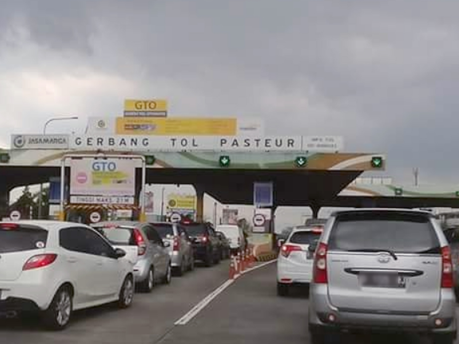 Perombakan Gerbang Tol Pasteur dan Pembangunan Jembatan