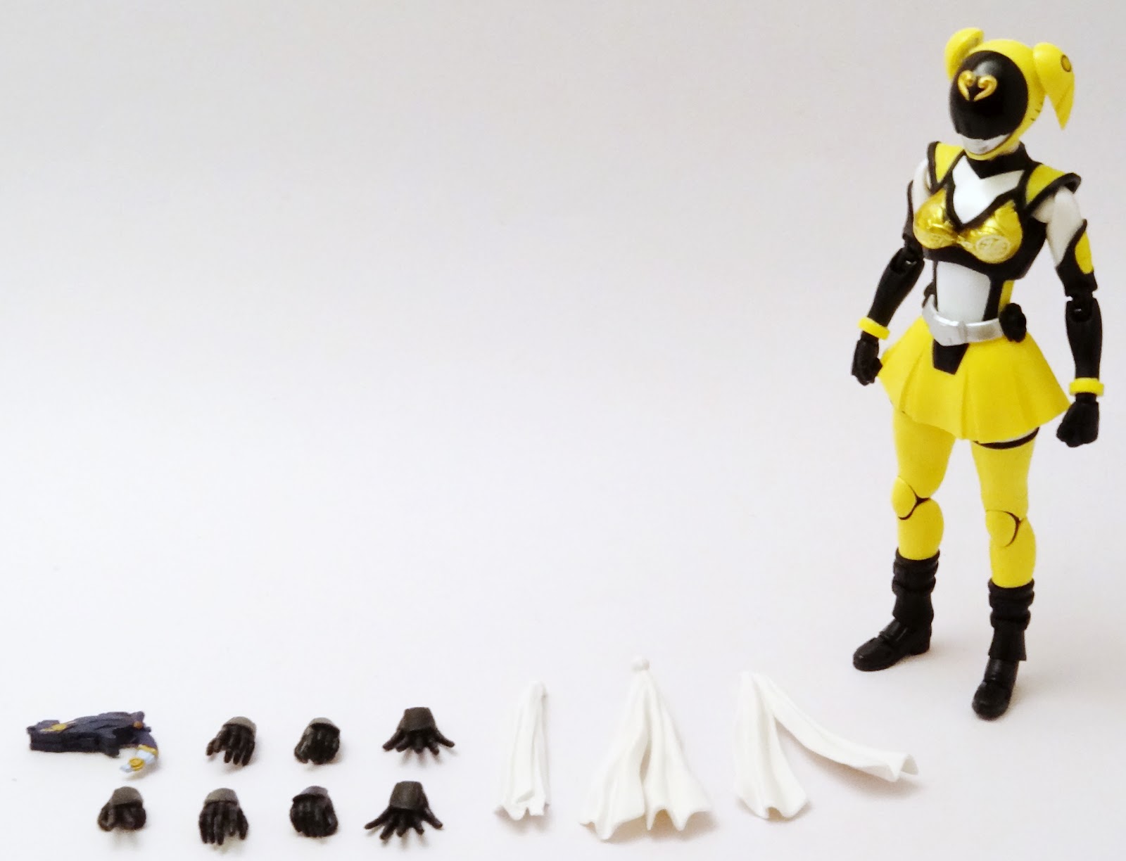 Room 202 Pho-TOY-Graphy: S.H.Figuarts Akiba Yellow (Review)