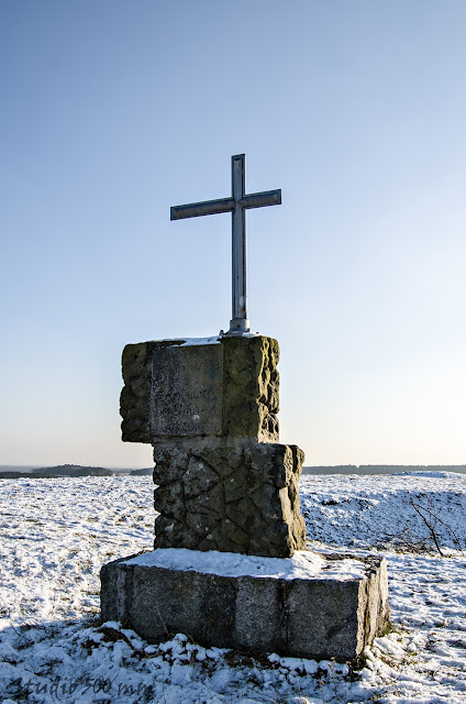 Pomnik poległych żołnierzy na Bełczynie (Bałczynie) Tył pomnika żołnierzy na Bełczynie