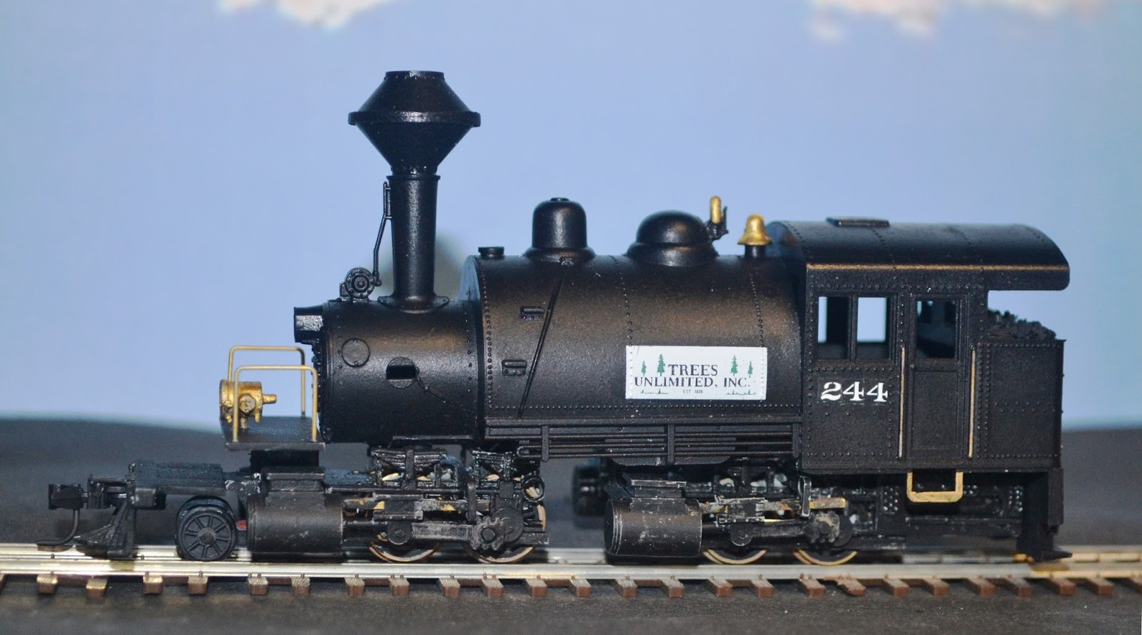 Nirvana Valley Model Railroad: 2-4-4-0 Steam Engine, kitbashed HO scale