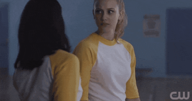 Betty Es Nueva Y Conoce A Un Chico Llamado Jughead Que Le Llama Mucho Romance Romance Riverdale Betty And Veronica Riverdale Veronica Betty And Veronica