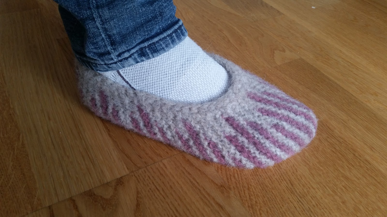 Tøfler Med Pom-Pom Oppskrift