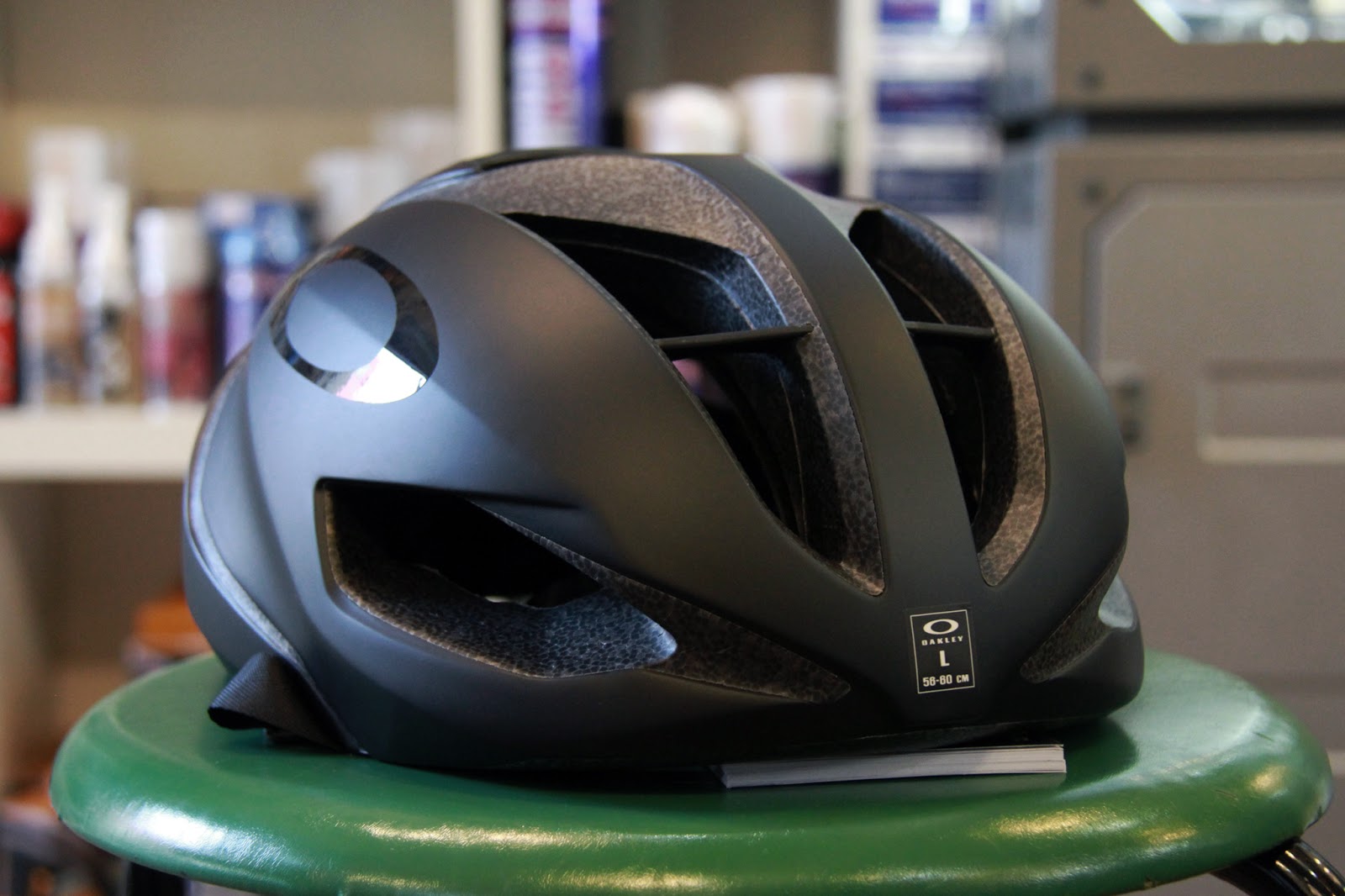 BICYCLE STUDIO MOVEMENT BLOG OAKLEY AERO HELMET "ARO 5" 入荷!!!!